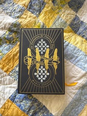 100 divinations for uncertain days an almanac of birds by Maria Popova cards